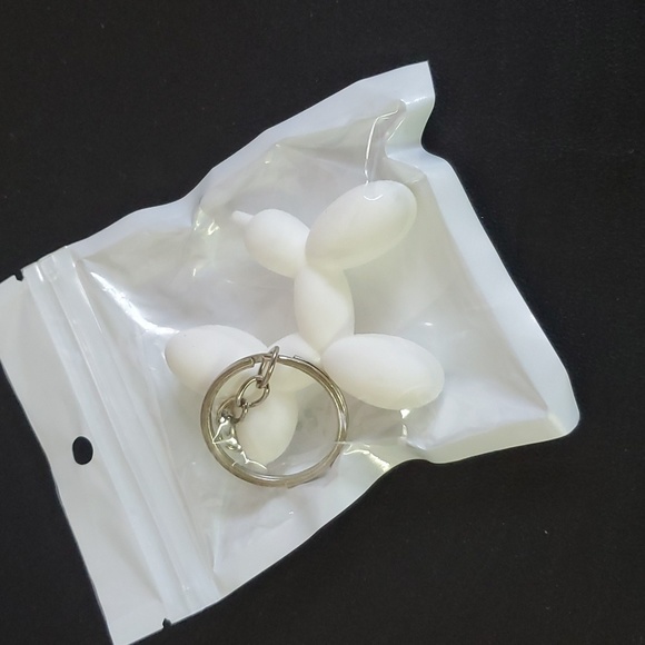 Balloon Dog Key Chain/Bag Charm in White - Picture 4 of 7